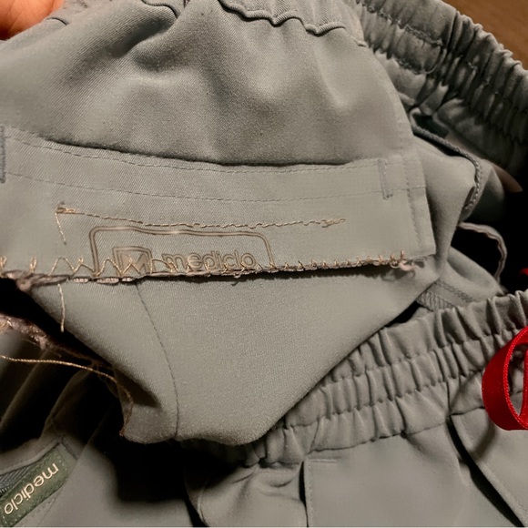 🌱Mediclo Bottle Edition Stone Blue/ Green Scrub set Sal top Sicily bottom XXS - Picture 7 of 8